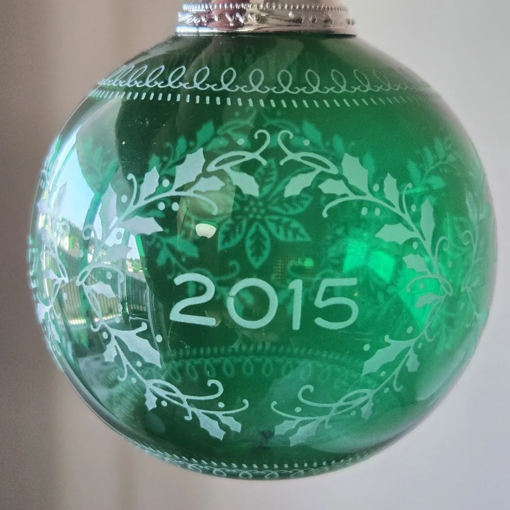 Hallmark Keepsake 2015 Christmas Commemorative Ornament QX9197 Glass Ball